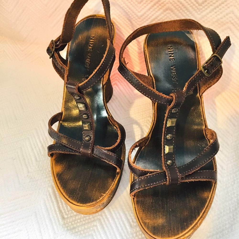 ✨Nine West Made in Italy Leather wedges✨